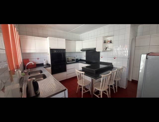 6 BEDROOM HOUSE FOR SALE IN RESERVOIR HILLS